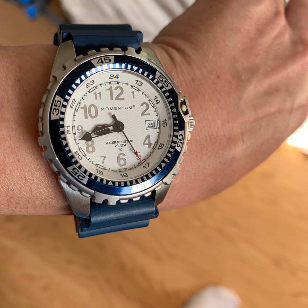 Sundance Catalog / Momentum Sports Watch